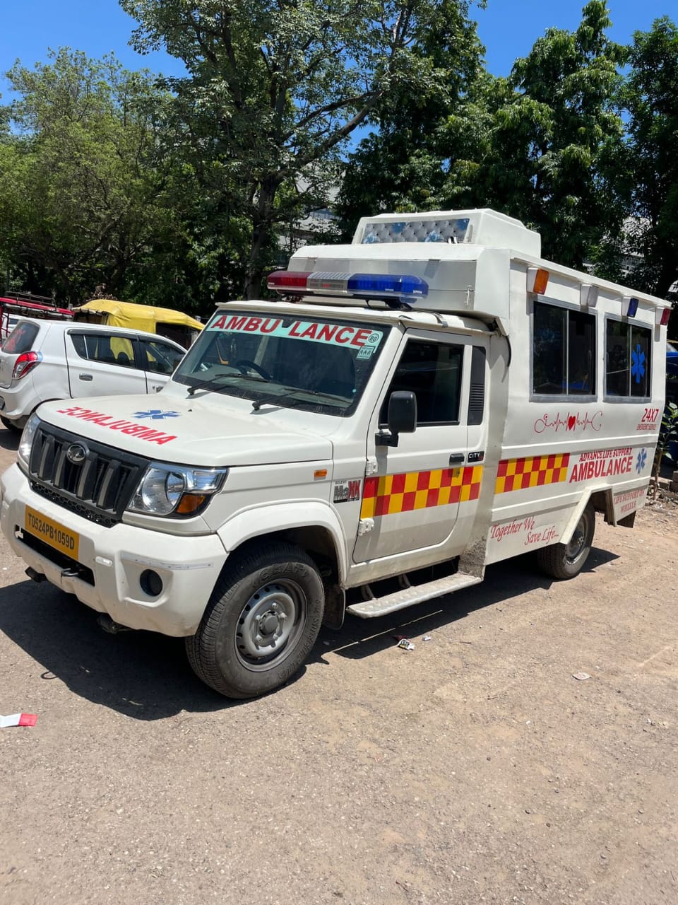 Advanced life support ambulance